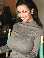 Denise Milani - Behind-The-Scenes